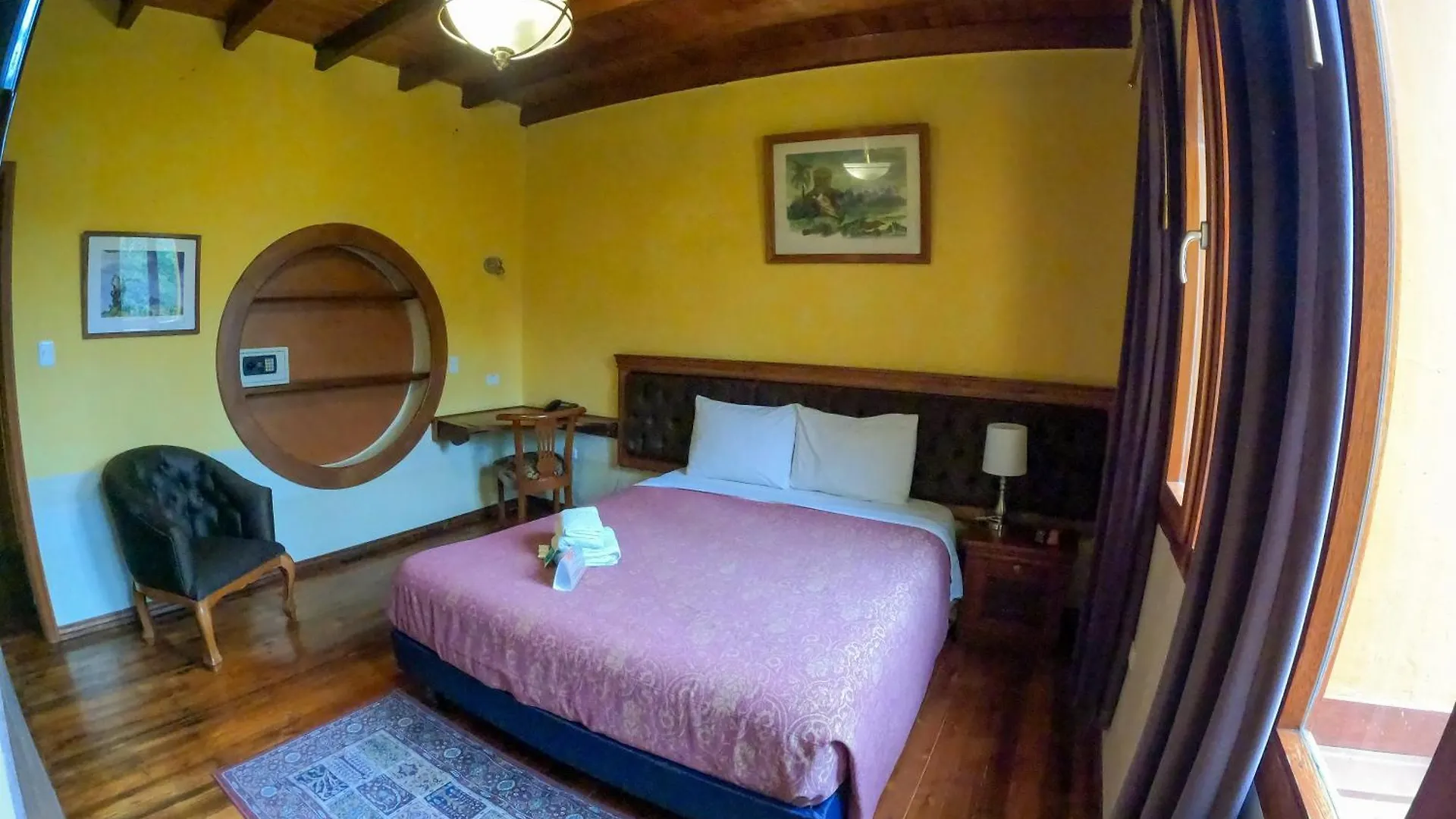 ***  Hotel Artplaza à Quito Équateur